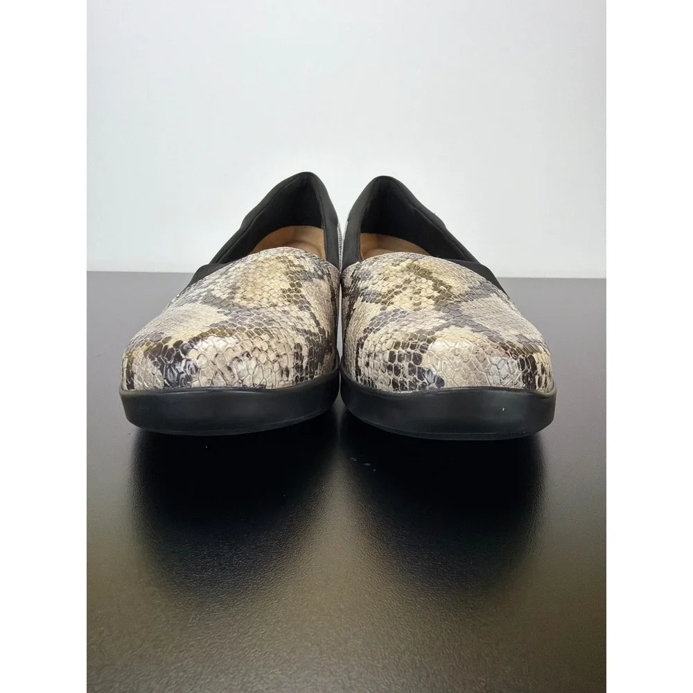 Clarks Ultimate Comfort Suttyn Walk Grey Snake Python Gris Slip On Wedges Size 9
